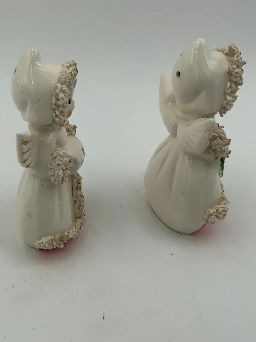 Commodore Spaghetti Ceramic Christmas Angels Salt & Pepper Shakers Figurine
